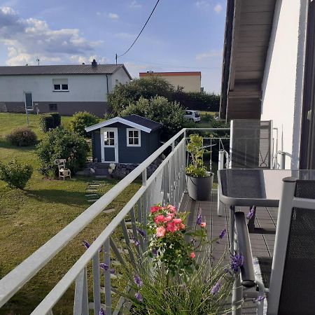 Eifelstern-Schoene Ferienwohnung Mit Balkon Kalenborn-Scheuern Exterior photo