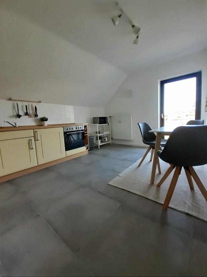Eifelstern-Schoene Ferienwohnung Mit Balkon Kalenborn-Scheuern Exterior photo