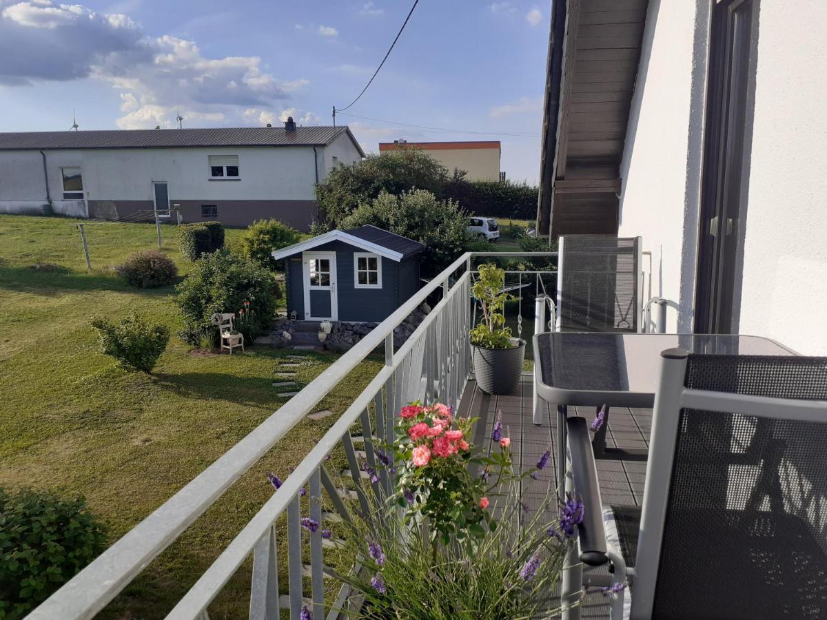 Eifelstern-Schoene Ferienwohnung Mit Balkon Kalenborn-Scheuern Exterior photo